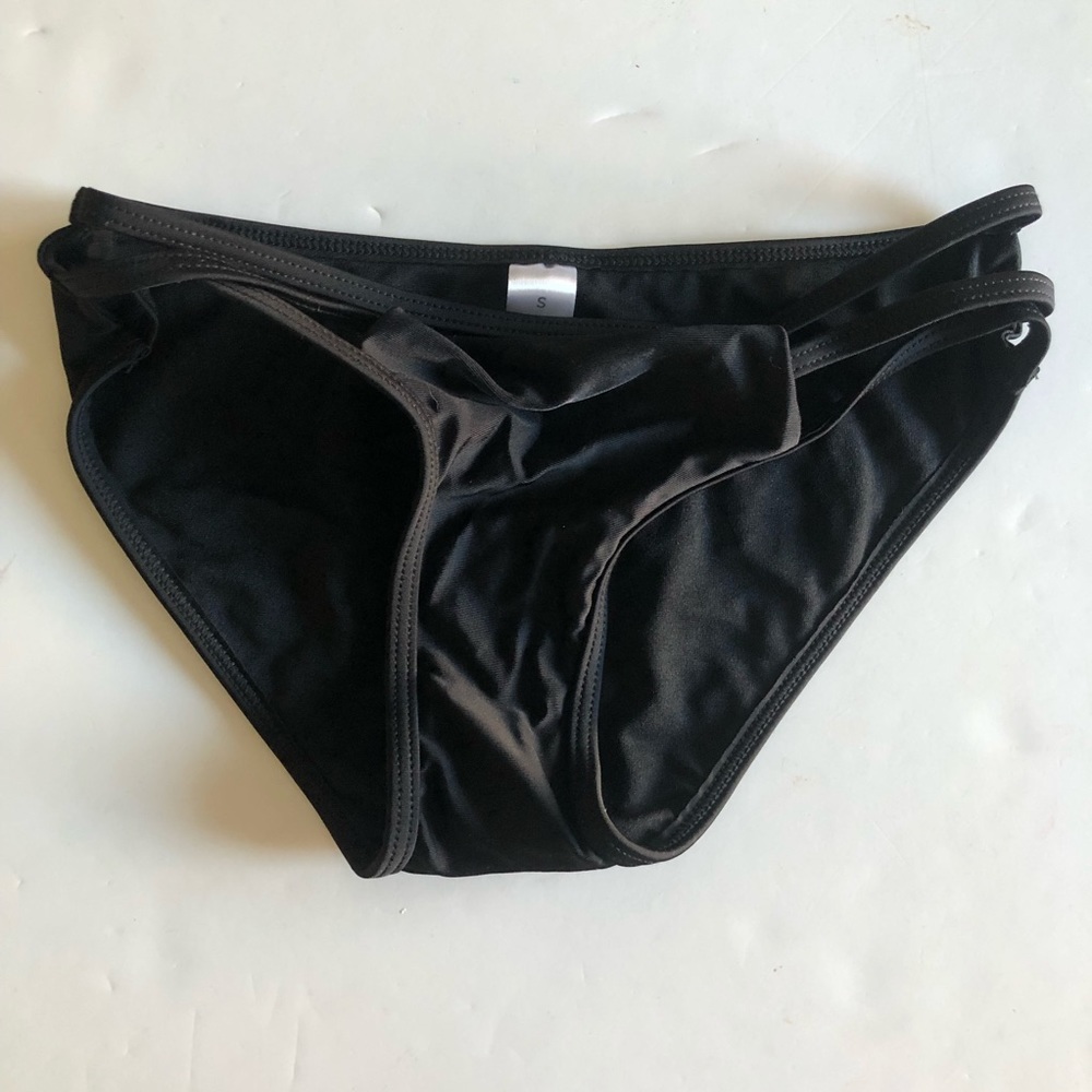 Black Triangle Bikini Set. Size Small - image 5